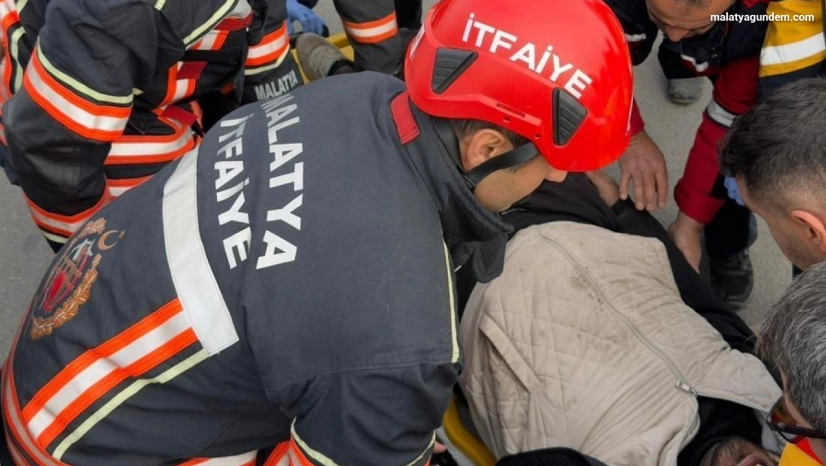 Malatya'da kamyonet ile kamyon çarpıştı: 1 yaralı