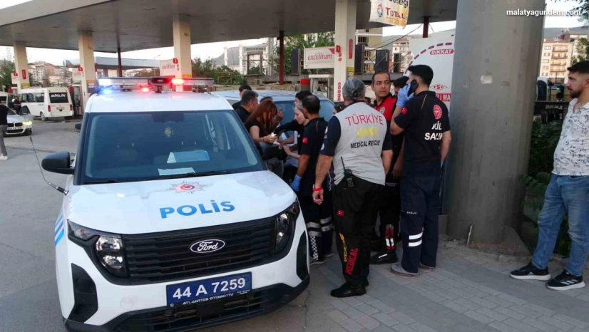 Otobüste tartışan 2 kadın indikleri durakta birbirlerini bıçakla yaraladı