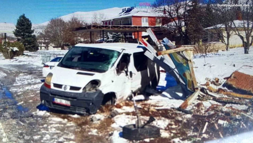 Trafik kazasında 2 kişi yaralandı