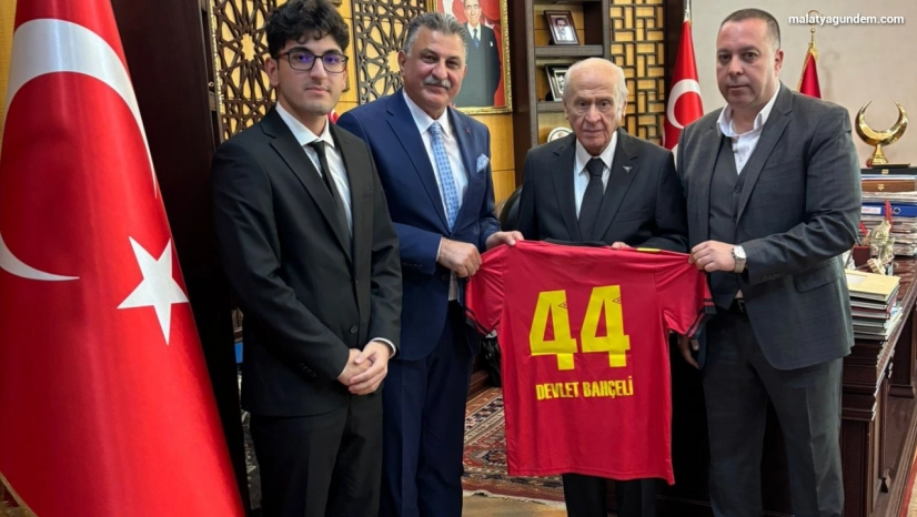 MHP lideri Devlet Bahçeli, YMS yönetimini kabul etti