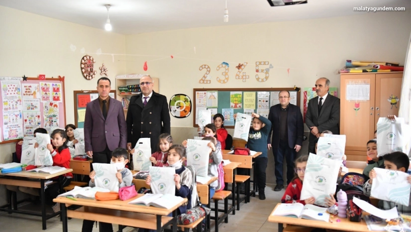 Yeşilyurt Belediyesi'nden kırsal okullara eğitim desteği
