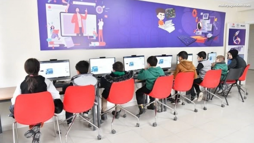 Yeşilyurt Mesleki Eğitim ve Yaşam Merkezi'nde kurslar tüm hızıyla sürüyor