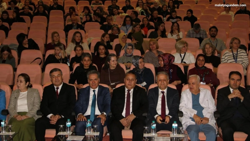 'Yoğun Bakım Hemşireliğinde Güncel Yaklaşımlar' sempozyumu düzenlendi
