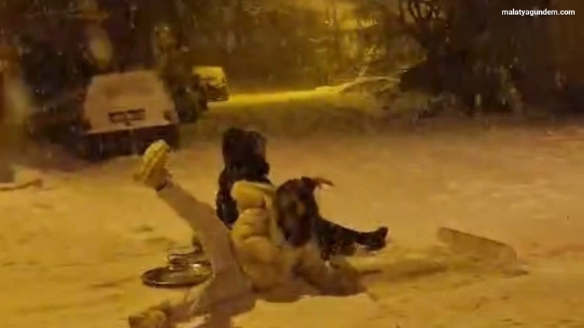 Darende'de kar yağışıyla gelen eğlence