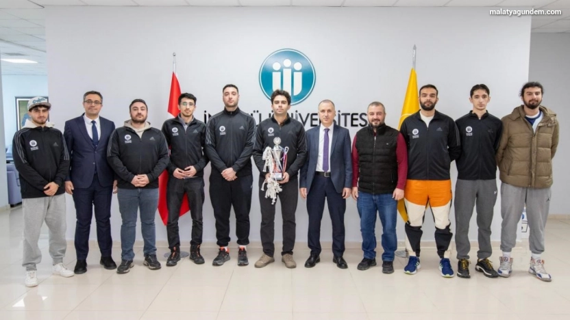 İnönü Üniversitesi Basketbol takımı şampiyon oldu