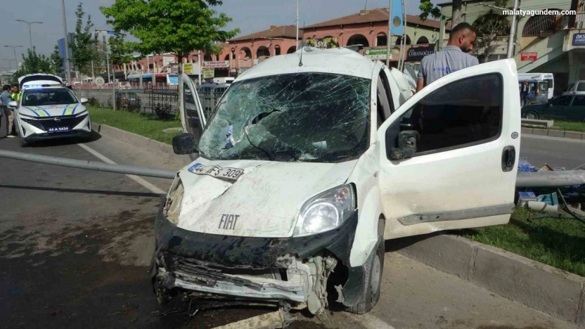 Malatya'da 5 araçlı zincirleme kaza: 3 kilometrelik kuyruk oluştu