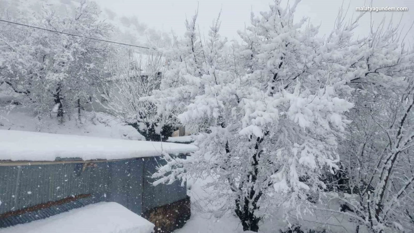 Malatya'da 9 ilçede eğitime kar engeli