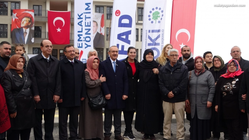 Malatya'da deprem konutlarının anahtar teslimi sürüyor