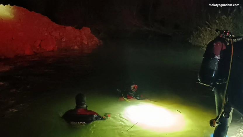 Gölete giren genç hayatını kaybetti