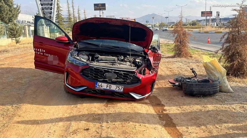 İki otomobil çarpıştı: 2 yaralı