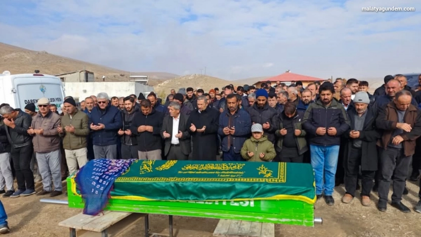 Kayıp olarak aranırken ölü bulunan kadın defnedildi