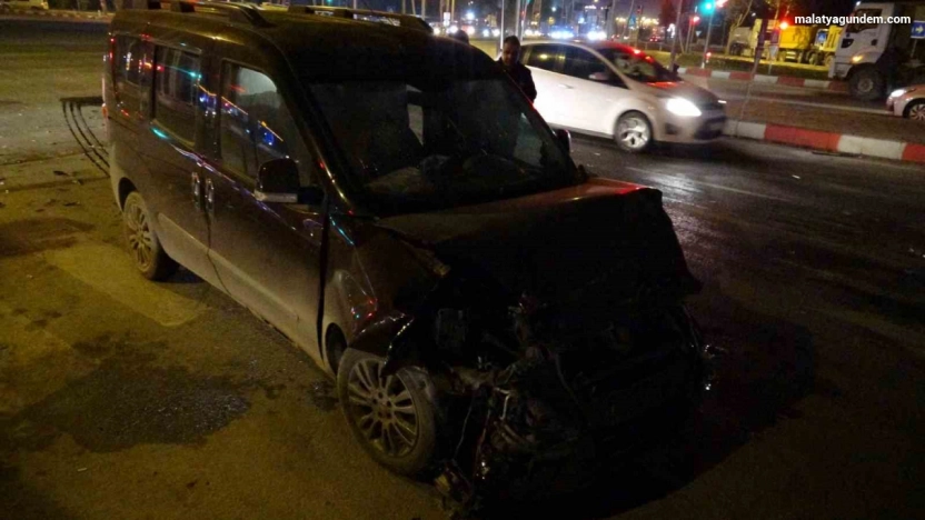 Üç ayrı kazada 5 kişi yaralandı