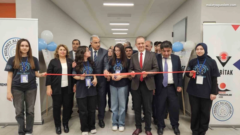 Mehmet Ali Aydınlar Fen Lisesi'nde bilim fuarı düzenlendi