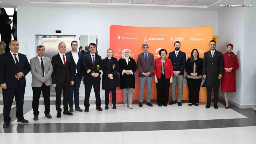 NEWTON Gezici Bilim Atölyesi Malatya'da öğrencilerle buluştu