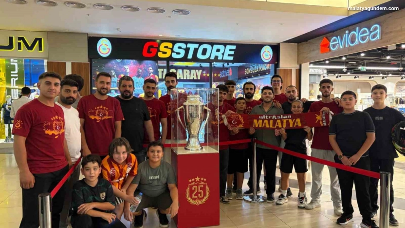 Şampiyonluk kupası Malatya'da taraftarla buluştu