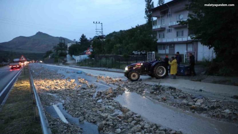 Sel nedeniyle Malatya-Kayseri karayolunda ulaşım kontrollü sağlanıyor