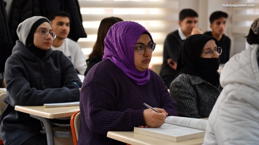 Yeşilyurt'ta öğrencilere ara tatilde ücretsiz LGS ve DYK hazırlık kursları