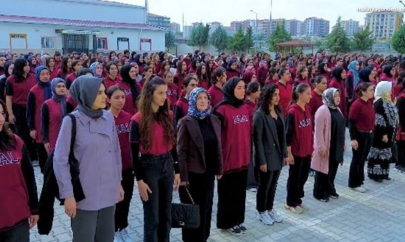 Atatürk Kız Anadolu Lisesi'nde Cumhuriyet Bayramı coşkusu