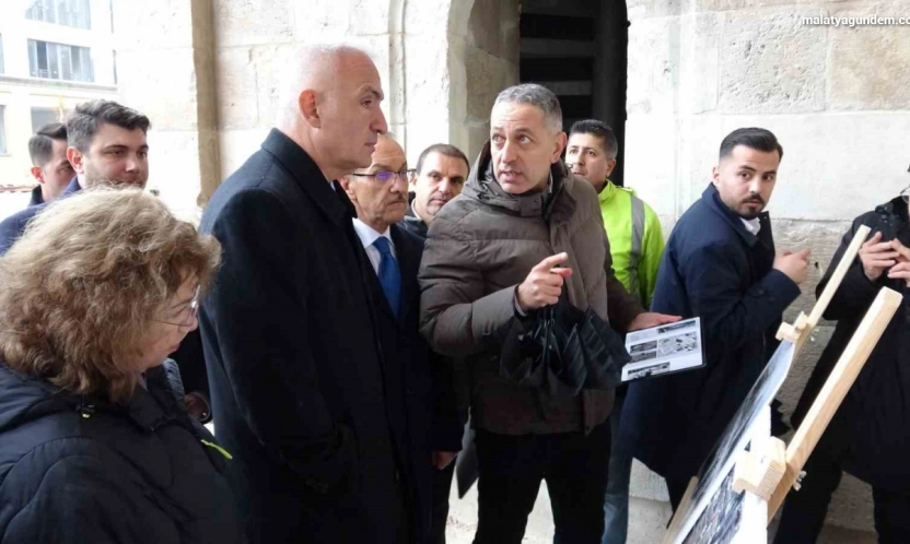 Bakan Ersoy, Malatya'da onarımı süren kültür varlıklarını inceledi