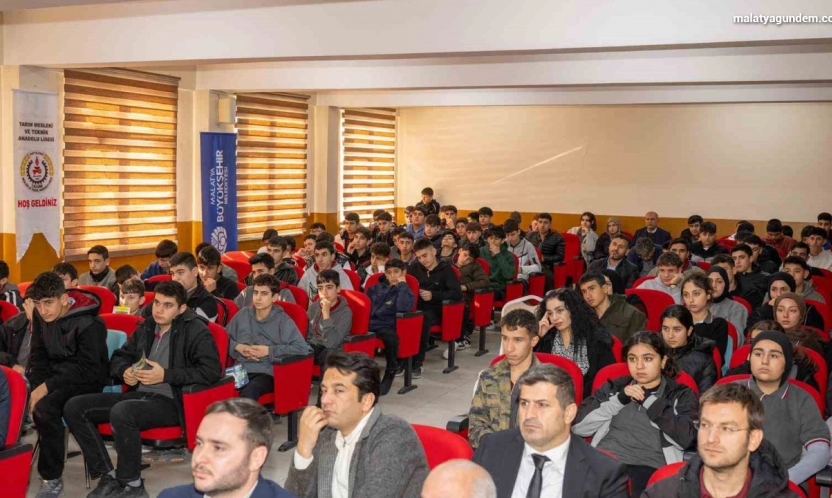 Başkan Er, öğrencilerle bir araya geldi