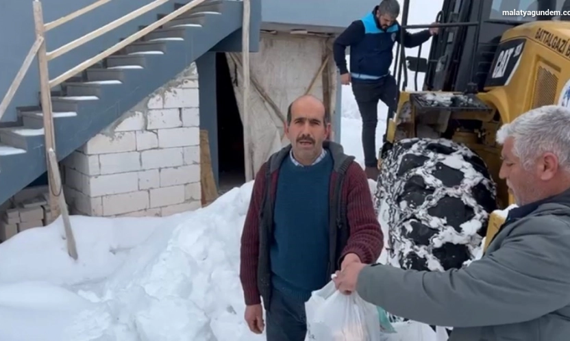 Battalgazi Belediyesi ekipleri 21 kilometre yolu açarak hastaya ilaçlarını yetiştirdi