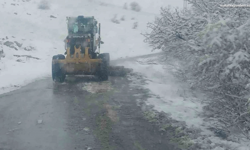 Battalgazi Belediyesi'nden kar yağışına karşı hızlı müdahale
