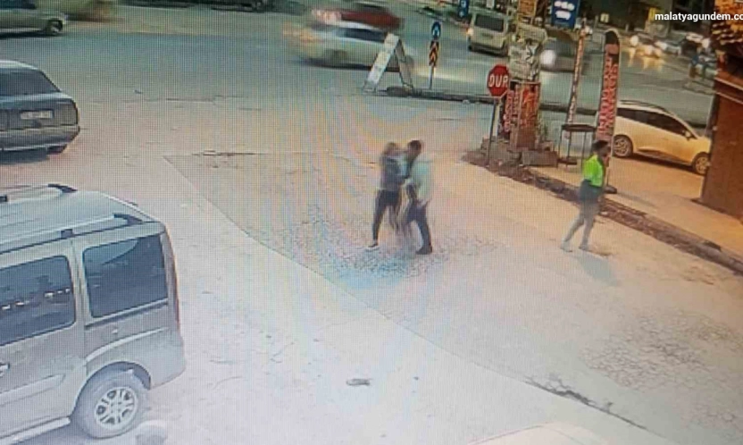 Birlikte yaşadığı kadını silahla tehdit eden şahıs gözaltına alındı