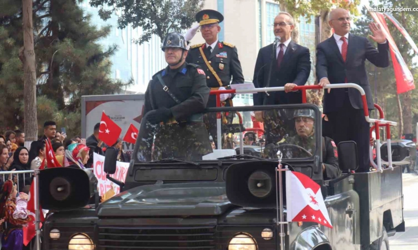 Cumhuriyetin 102.yılı Malatya'da törenle kutlandı