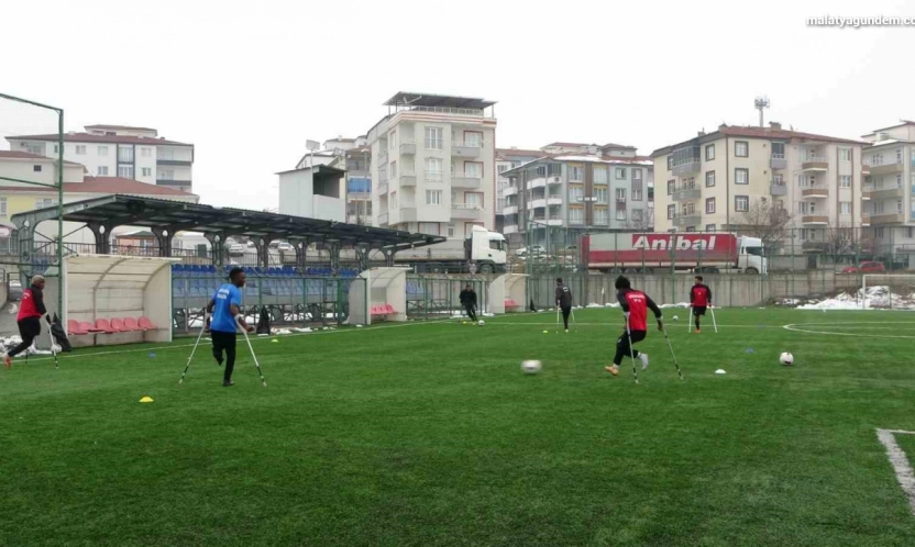 Depremde 4 futbolcusunu kaybeden Malatya ampute takımı pes etmiyor