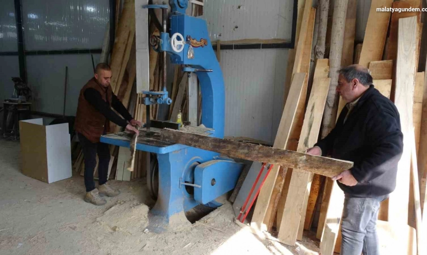 Depremin ayırdığı Cömert ailesi hayata tutunmaya çalışıyor