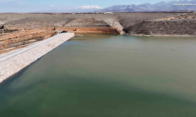 Doluluk oranı maksimum seviyeye ulaşan Sultansuyu Barajı'nda kapak açıldı