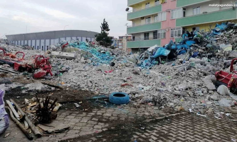 Ermeç Apartmanı davası ertelendi