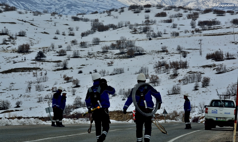 Fırat EDAŞ, Zorlu Kış Şartlarına Karşı Sahada Önlemlerini Aldı