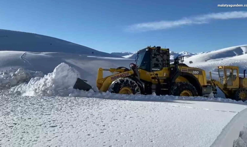 Malatya Büyükşehir Belediyesinin karla mücadele çalışmaları devam ediyor