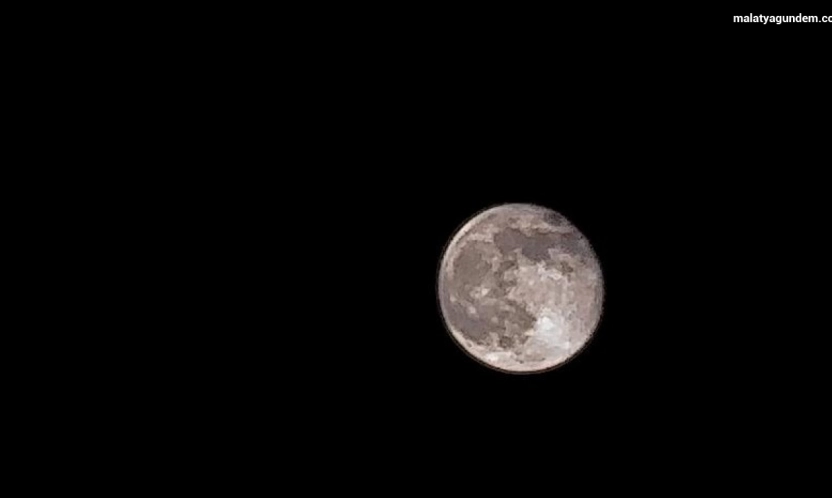 Malatya'da 'şişkin ay' görsel şölen sundu