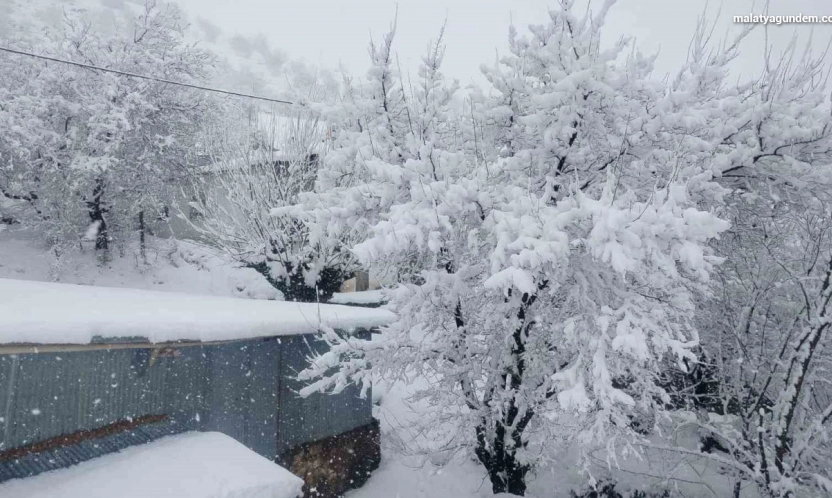 Malatya'da 9 ilçede eğitime kar engeli