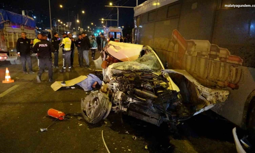 Malatya'da feci kaza: 2 ölü, 3 yaralı