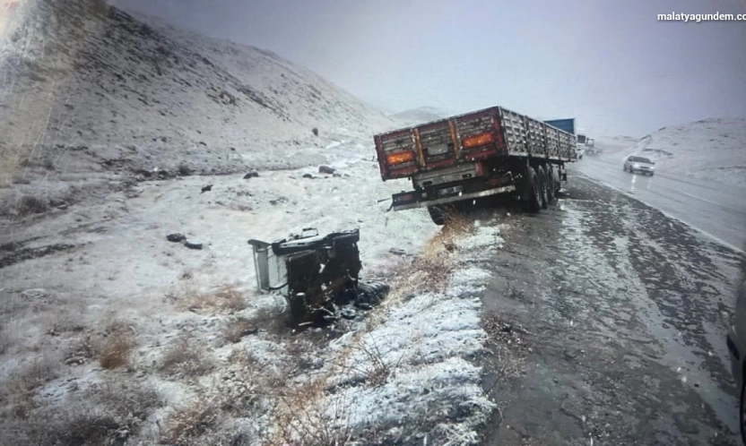 Malatya'da iki ayrı kazada 2 kişi yaralandı