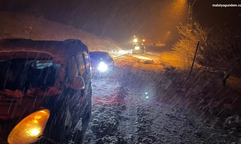 Malatya'da kar yağışı ulaşımı olumsuz etkiledi