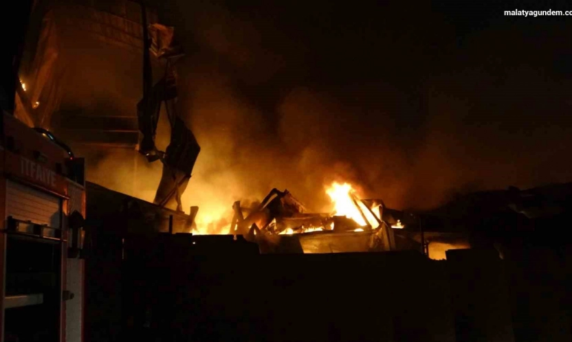 Malatya'da şantiyede korkutan yangın: 2 yaralı