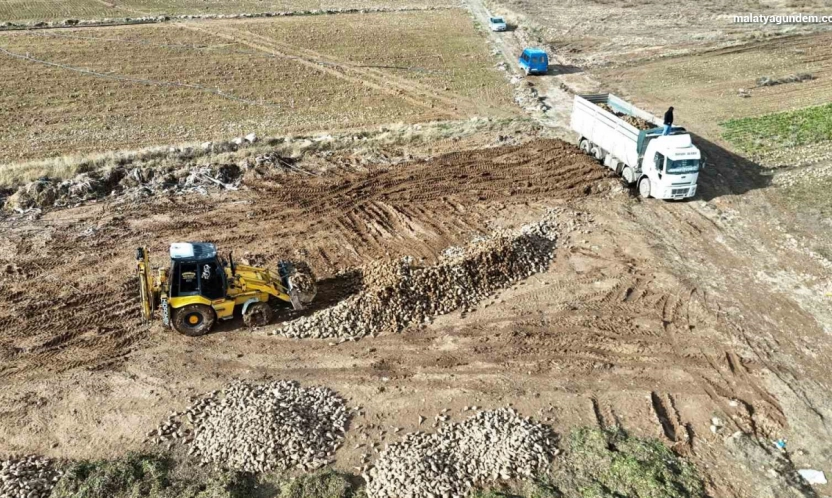 Malatya'da şeker pancarında yüksek verim çiftçinin yüzünü güldürdü