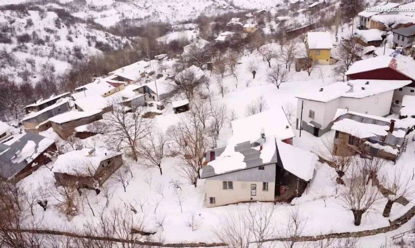 Malatya'da yoğun kar yağışı vatandaşları sevindirdi