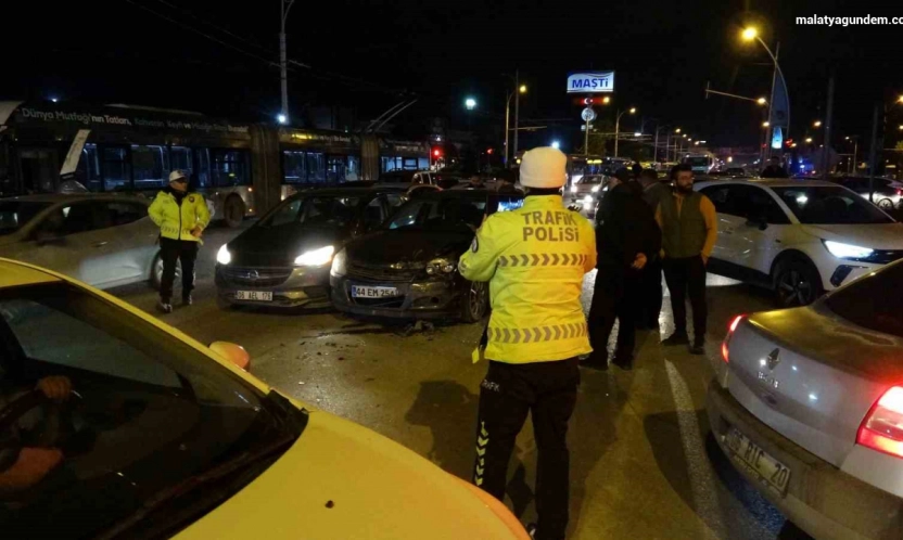 Malatya'da zincirleme kaza: 2 yaralı