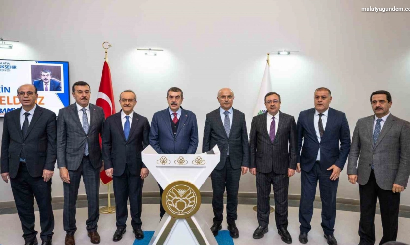 Millî Eğitim Bakanı Tekin, Malatya Büyükşehir Belediye Başkanı Er'i ziyaret etti