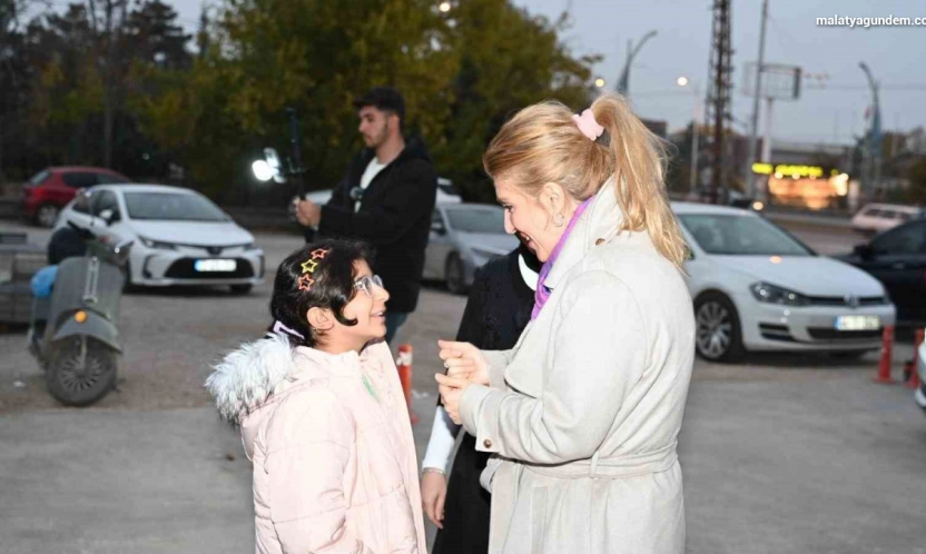 Milletvekili Ölmeztoprak KADEM'i ziyaret etti, deprem sonrası dayanışmayı da değerlendirdi