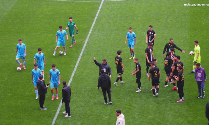 Yeni Malatyaspor sahaya 7 oyuncu ile çıktı, maç oynanmadı