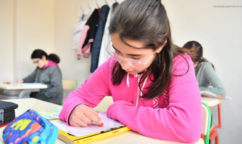 Yeşilyurt Belediyesi'nden öğrencilere ücretsiz kurs desteği