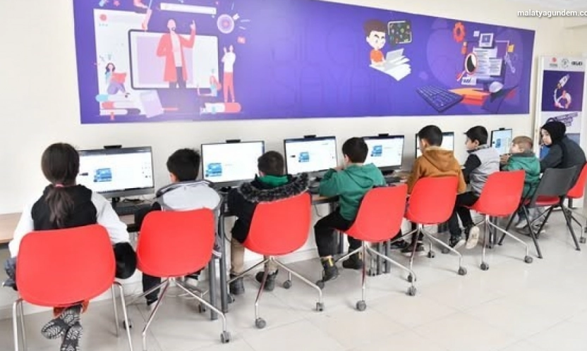 Yeşilyurt Mesleki Eğitim ve Yaşam Merkezi'nde kurslar tüm hızıyla sürüyor