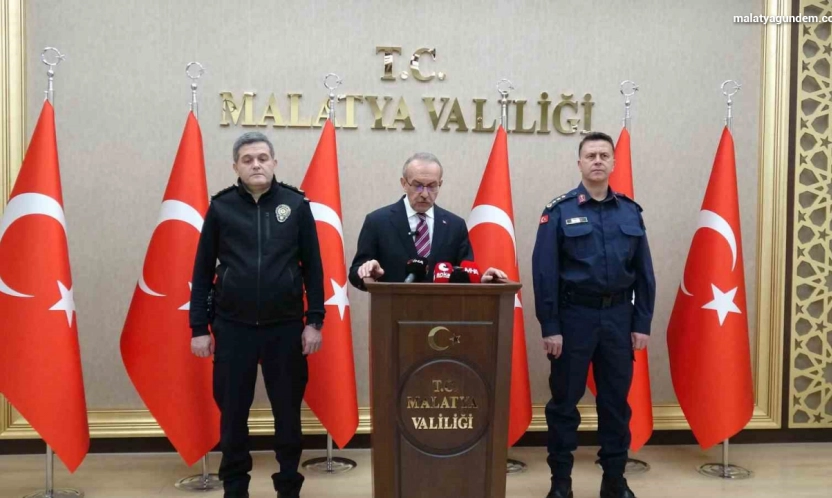 Yeşilyurt'ta büyükler baş tacı olmaya devam ediyor